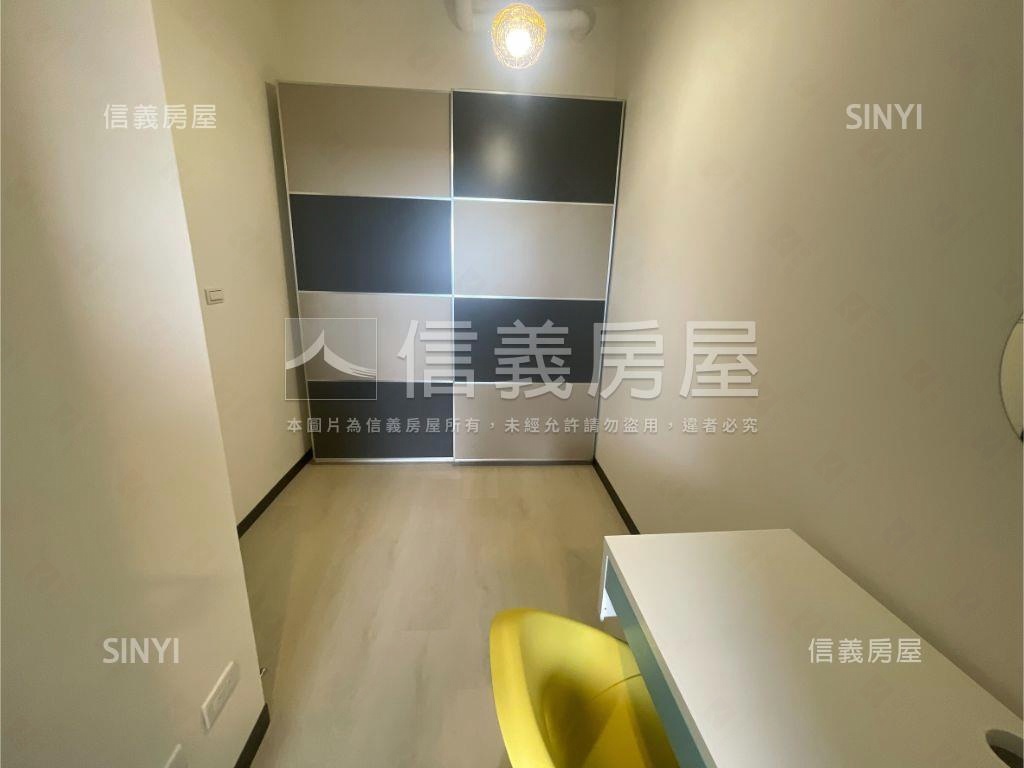 專任央北河景２房車位房屋室內格局與周邊環境