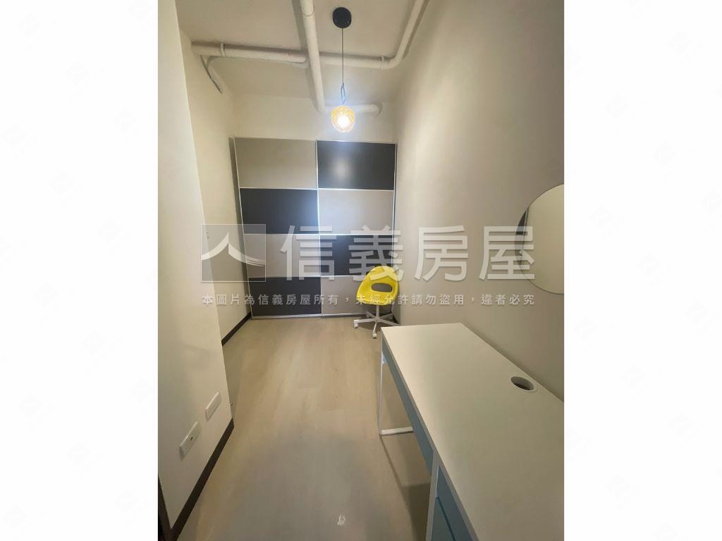 專任央北河景２房車位房屋室內格局與周邊環境