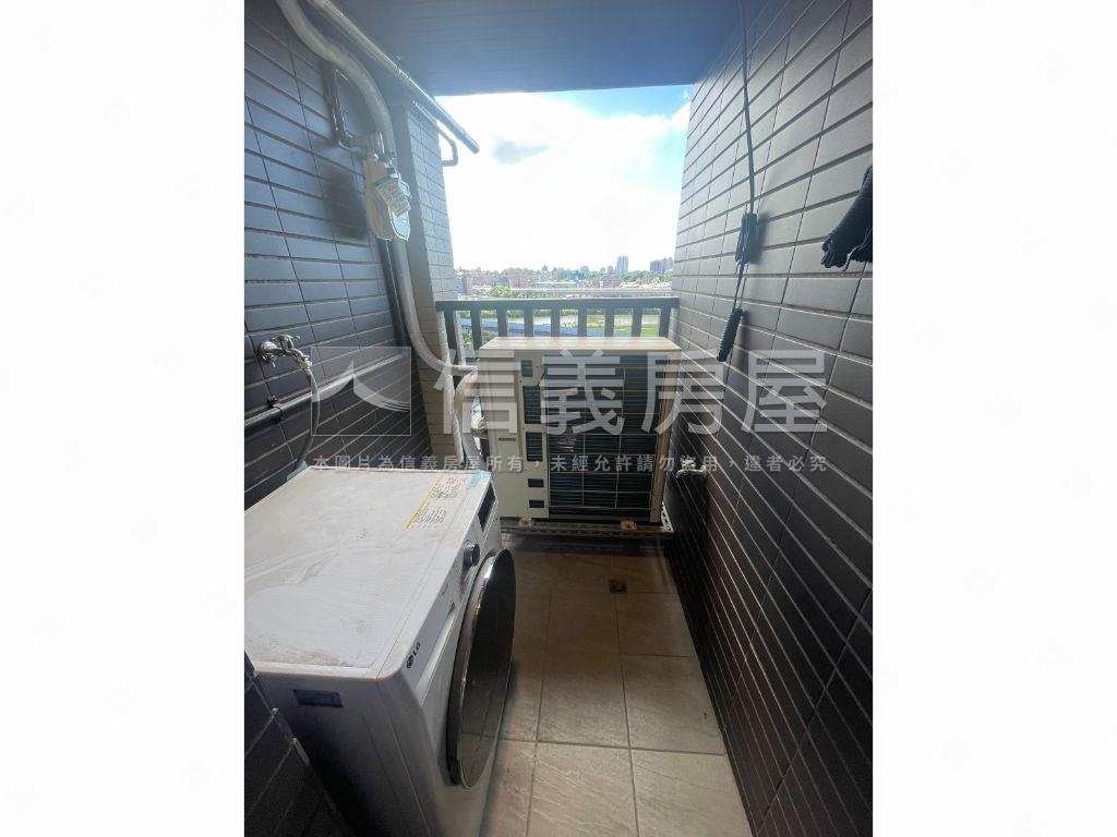 專任央北河景２房車位房屋室內格局與周邊環境