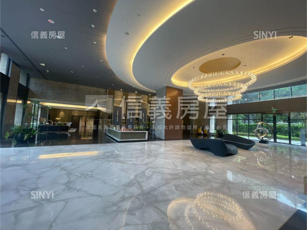 專任央北河景２房車位房屋室內格局與周邊環境