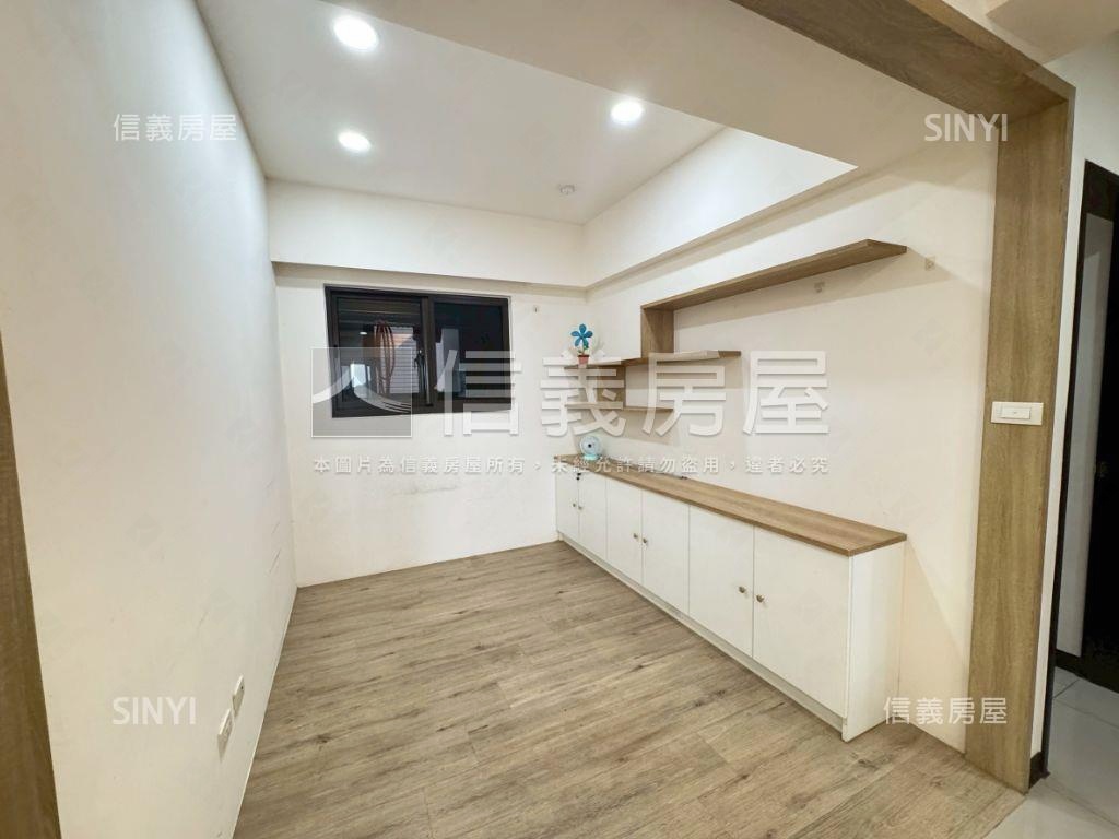 高樓景觀三房車位房屋室內格局與周邊環境