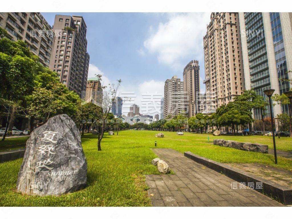 七期帝寶高樓豪邸雙平車位房屋室內格局與周邊環境