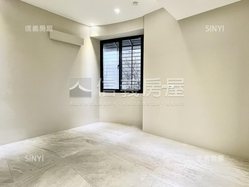 近捷運面公園電梯３主臥房屋室內格局與周邊環境