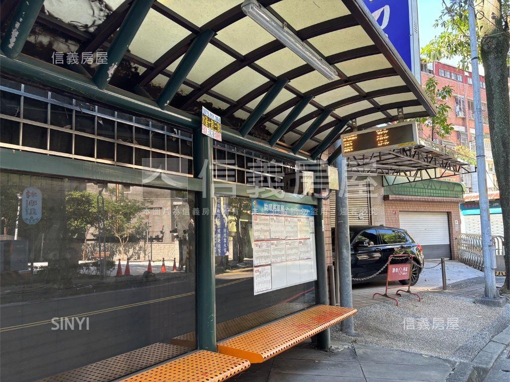 小宅採光兩房車位房屋室內格局與周邊環境