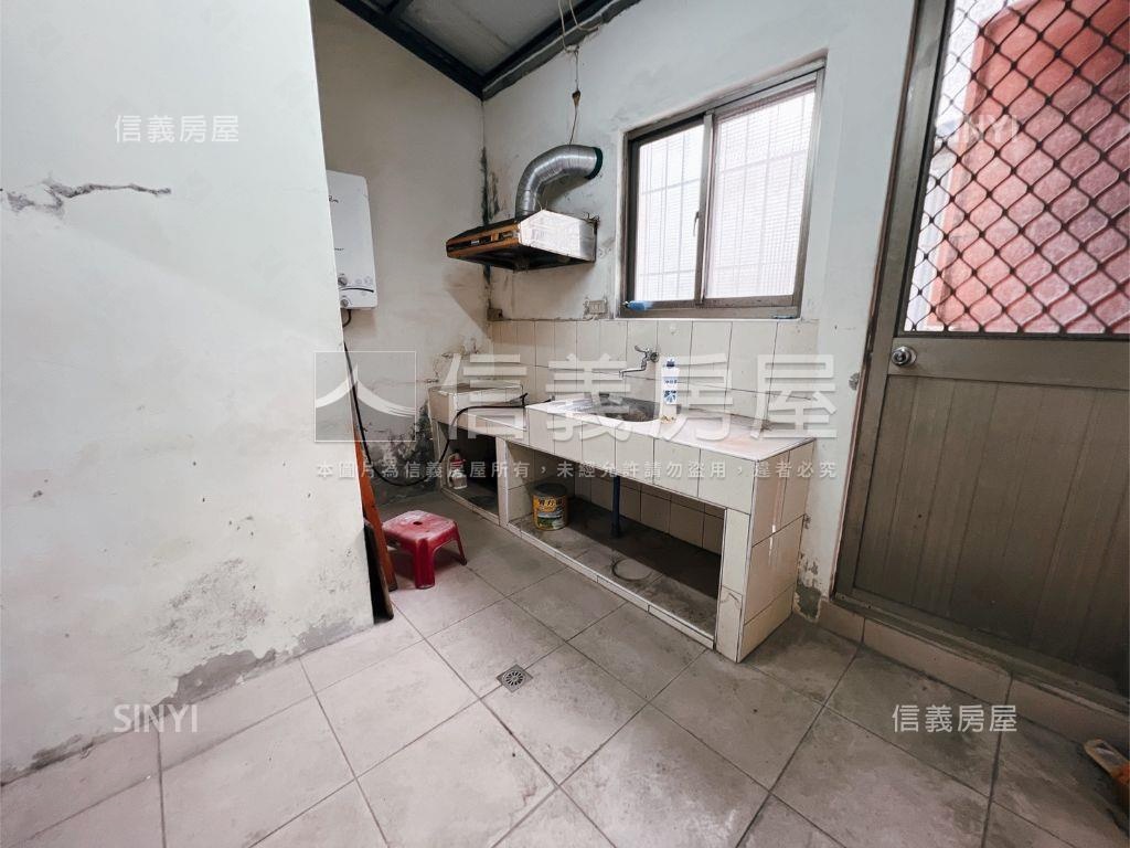 內惟低總價活巷透天房屋室內格局與周邊環境