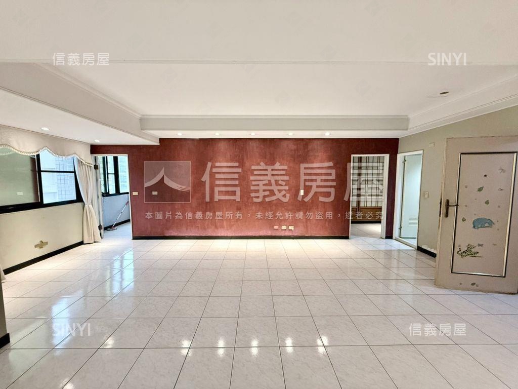 亞灣獨戶大四房三衛雙車位房屋室內格局與周邊環境