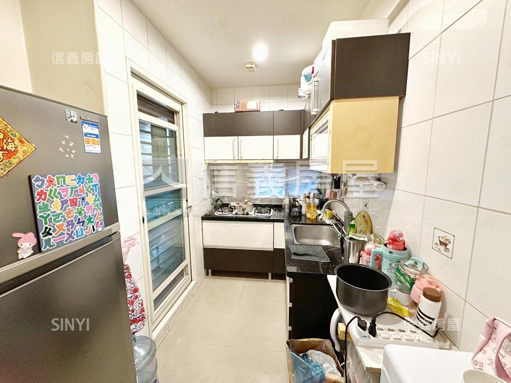 文山特區巴里島三房平車房屋室內格局與周邊環境