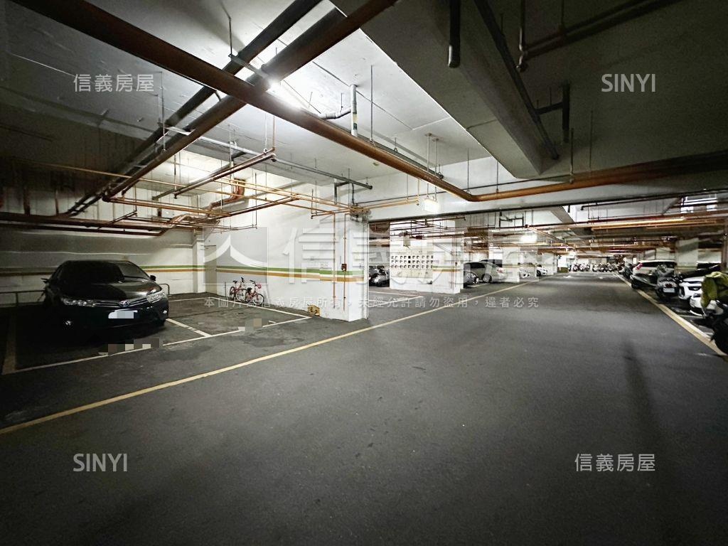 文山特區巴里島三房平車房屋室內格局與周邊環境
