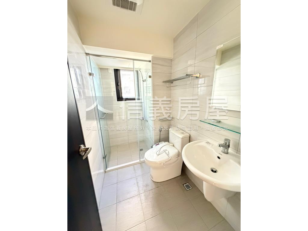 １２淳四房雙車位Ａ房屋室內格局與周邊環境