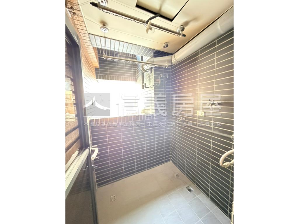 １２淳四房雙車位Ａ房屋室內格局與周邊環境