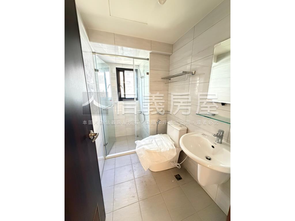 １２淳四房雙車位Ａ房屋室內格局與周邊環境