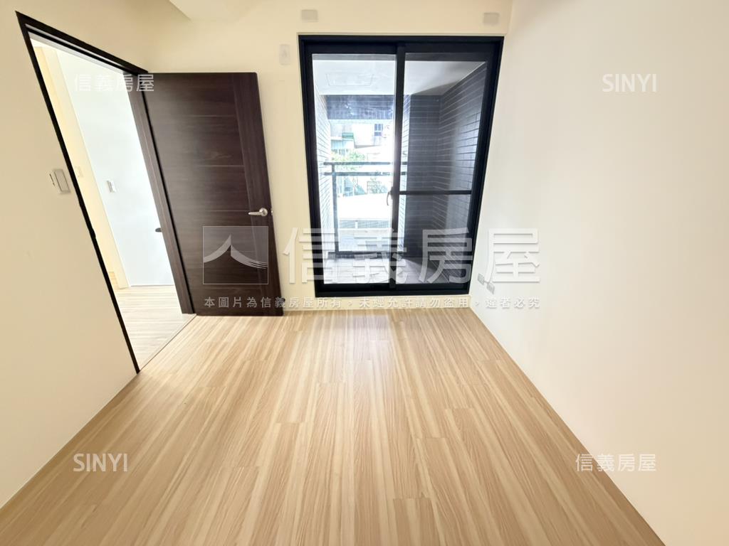 １２淳四房雙車位Ａ房屋室內格局與周邊環境