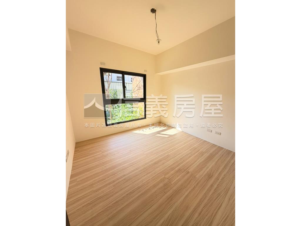 １２淳四房雙車位Ａ房屋室內格局與周邊環境