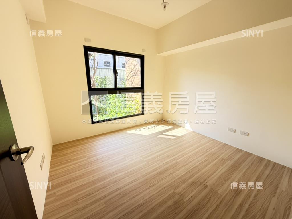 １２淳四房雙車位Ａ房屋室內格局與周邊環境