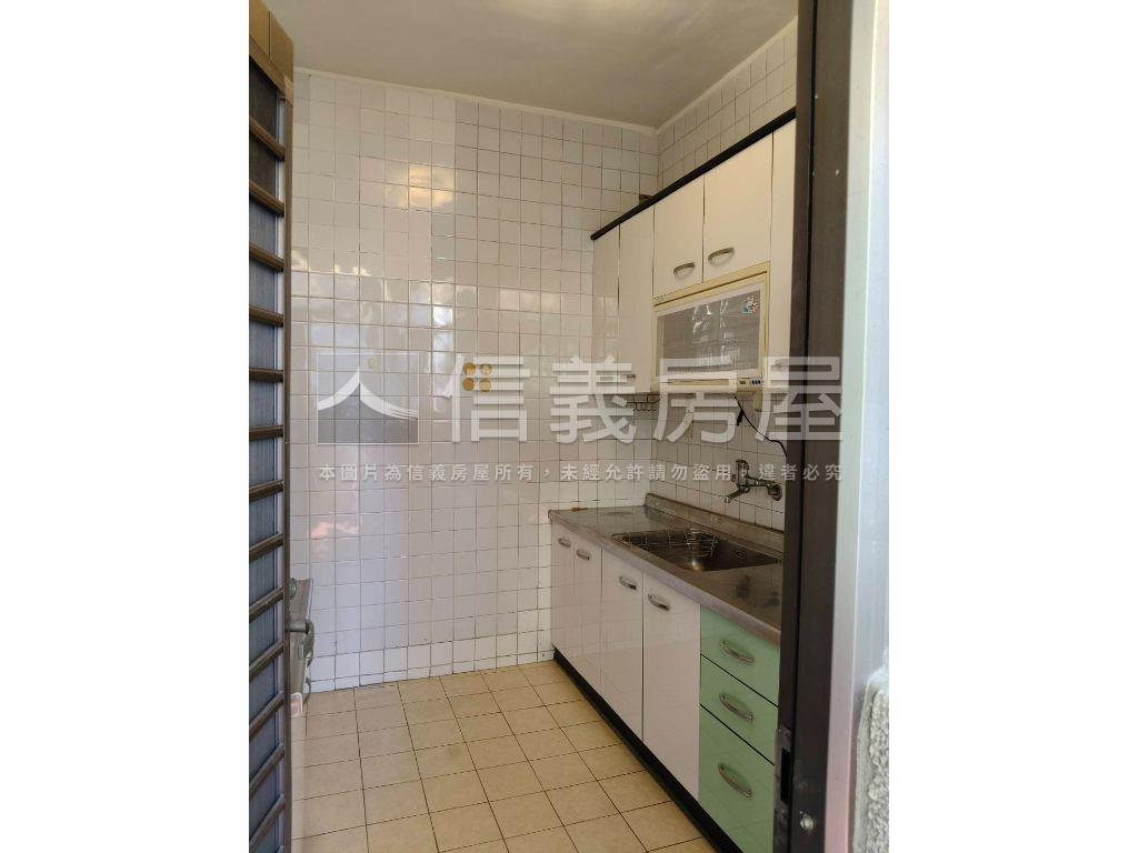 正景華街黃金公寓三樓房屋室內格局與周邊環境