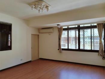 正景華街黃金公寓三樓