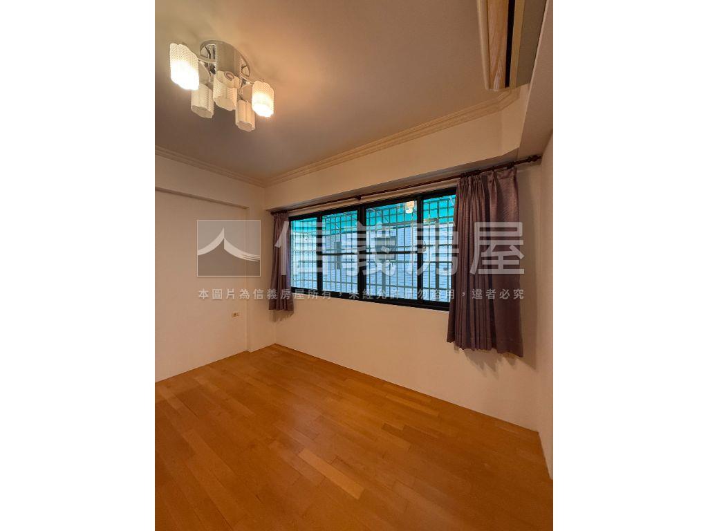 鄰近九份子屋況好讚透天！房屋室內格局與周邊環境