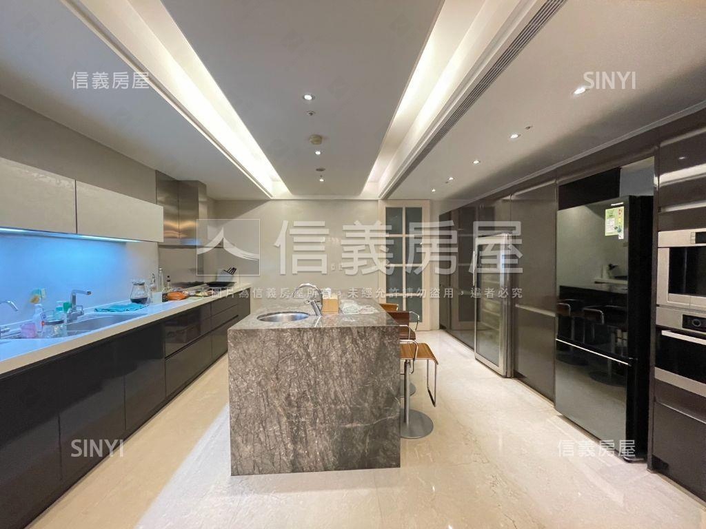 寶輝世紀花園附五車位房屋室內格局與周邊環境