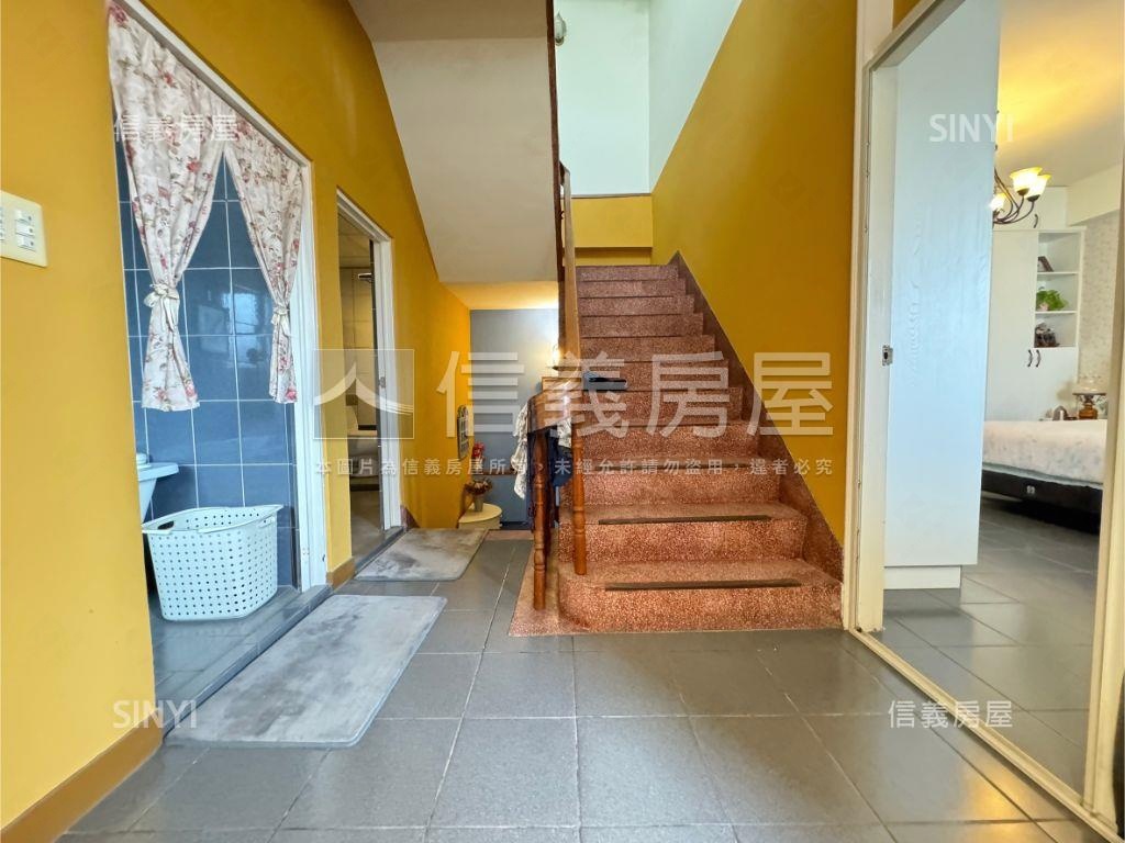 近三井秀泰採光角間透店房屋室內格局與周邊環境