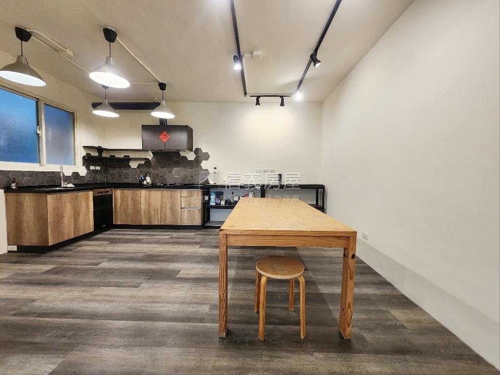 天母美裝公寓三樓房屋室內格局與周邊環境