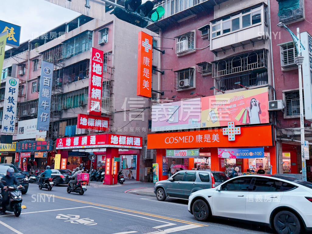 鴻金寶旁三角窗康是美房屋室內格局與周邊環境