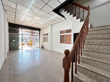 鐵路街臨路透店