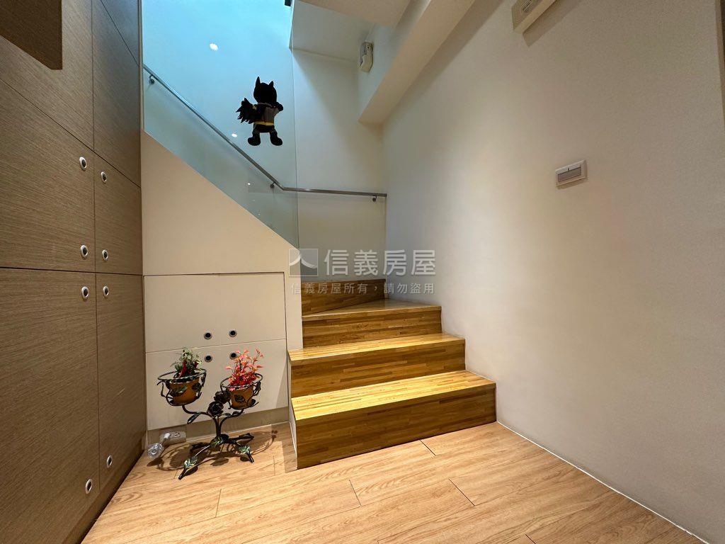 綠華濃精緻裝潢美妝別墅房屋室內格局與周邊環境
