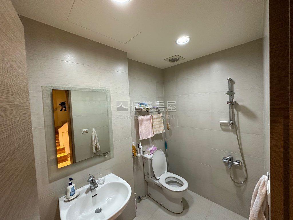 綠華濃精緻裝潢美妝別墅房屋室內格局與周邊環境