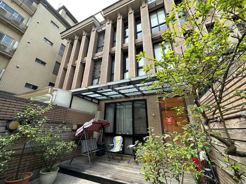 綠華濃精緻裝潢美妝別墅房屋室內格局與周邊環境