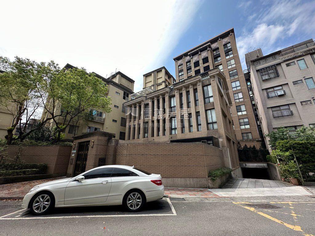 綠華濃精緻裝潢美妝別墅房屋室內格局與周邊環境