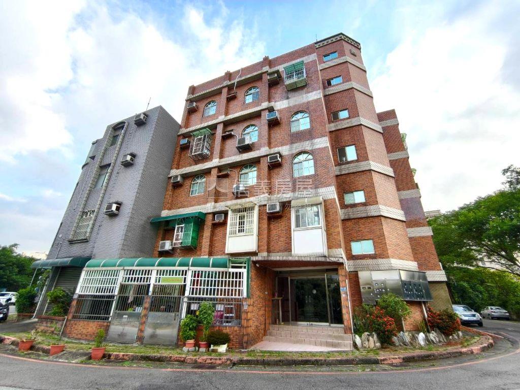 近園區綠景精美小豪宅房屋室內格局與周邊環境