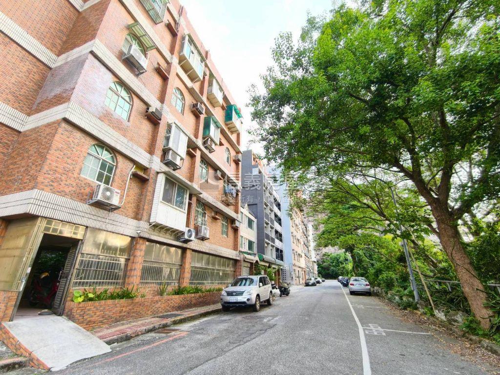 近園區綠景精美小豪宅房屋室內格局與周邊環境
