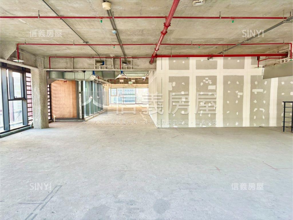 欣翰士林官邸樓中樓豪辦房屋室內格局與周邊環境