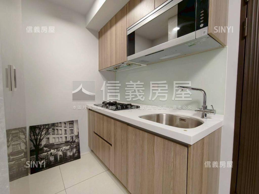 精緻奢華兩房車位房屋室內格局與周邊環境