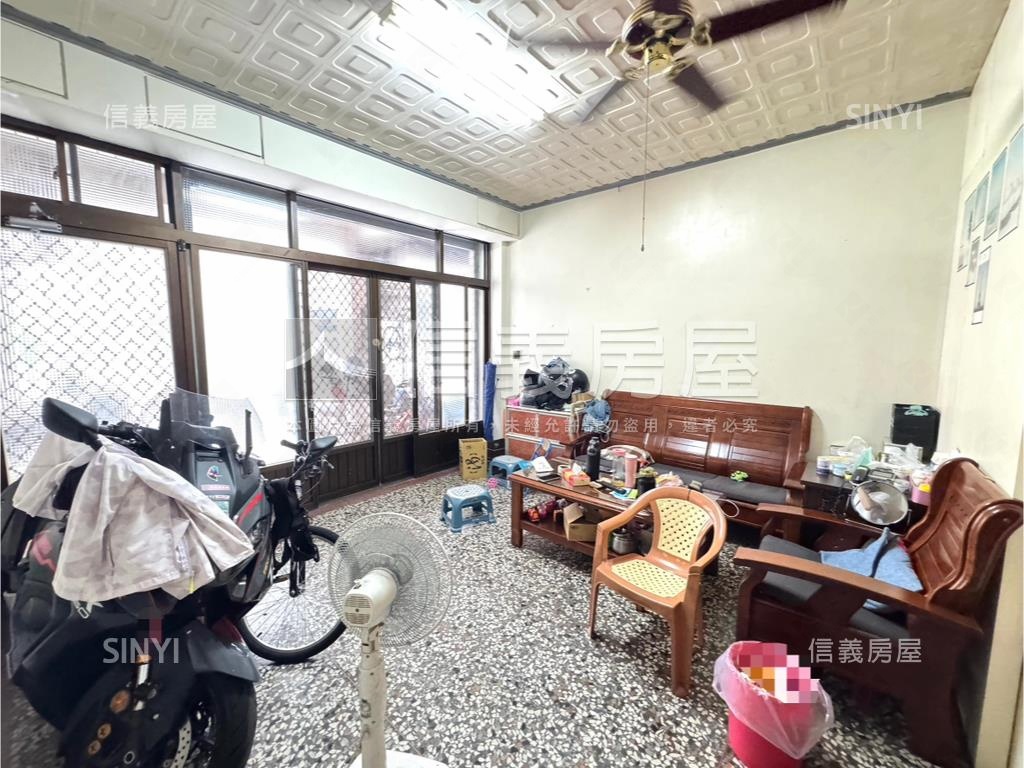太平臨活路騎樓透天房屋室內格局與周邊環境