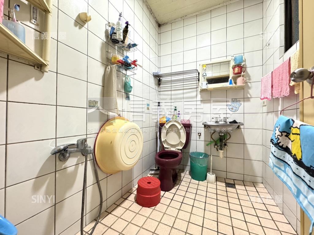 太平臨活路騎樓透天房屋室內格局與周邊環境