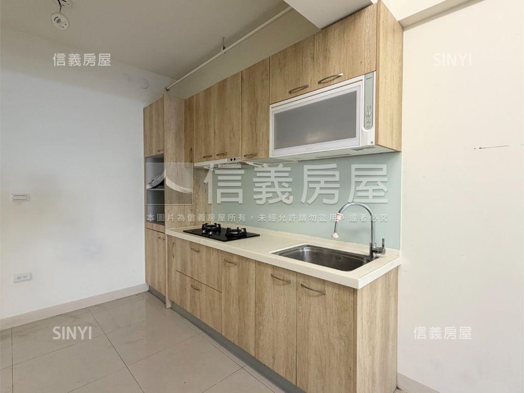 旭盛弄堂臨路車庫透天房屋室內格局與周邊環境