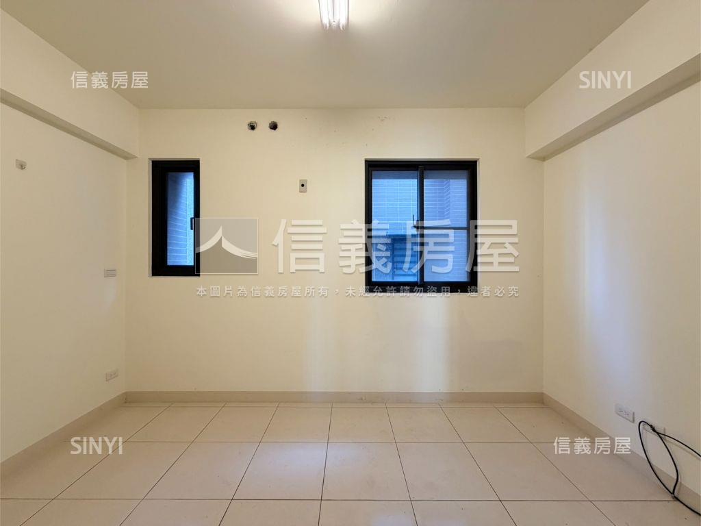 旭盛弄堂臨路車庫透天房屋室內格局與周邊環境