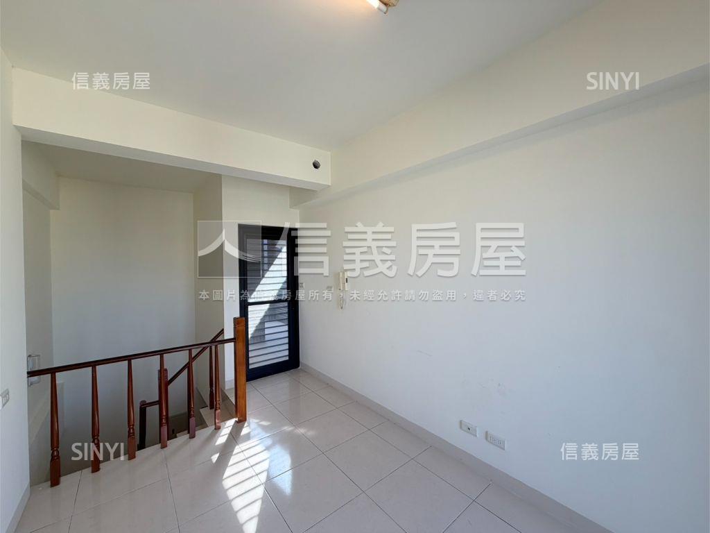 旭盛弄堂臨路車庫透天房屋室內格局與周邊環境