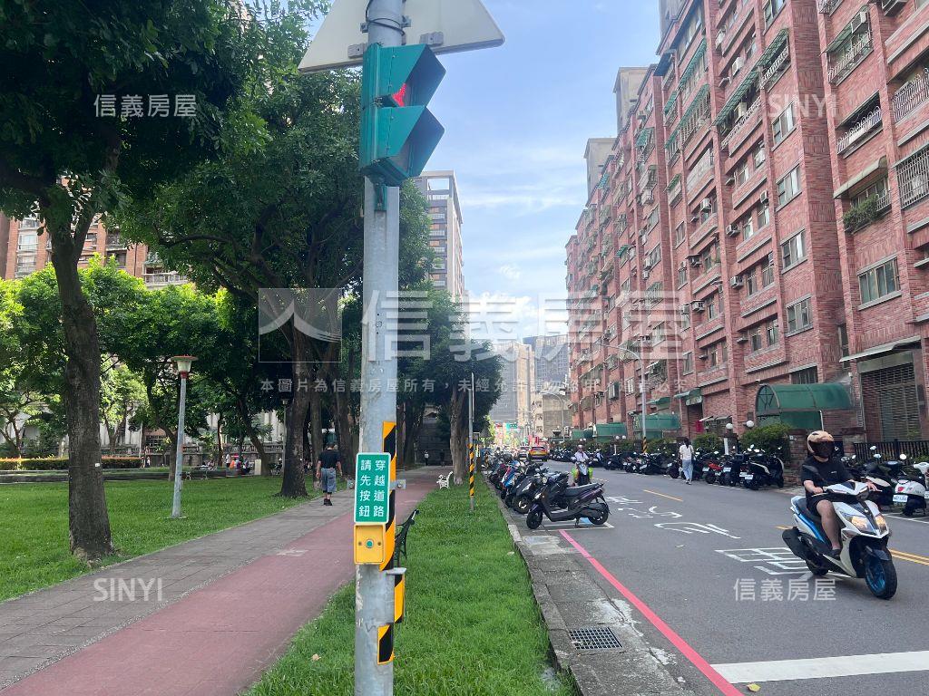 米蘭小鎮兩房車位稀有釋出房屋室內格局與周邊環境