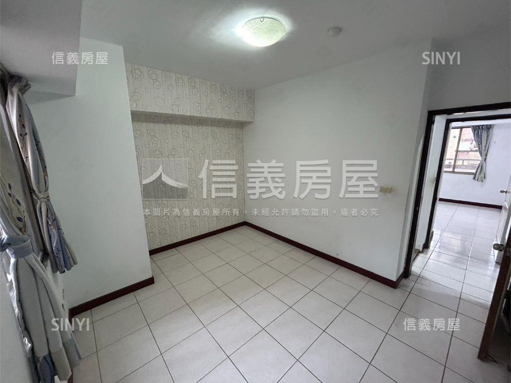虎嘯西村邊間美三房房屋室內格局與周邊環境