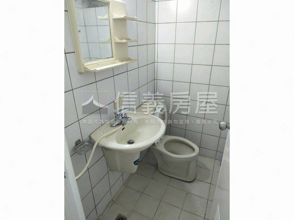 虎嘯西村邊間美三房房屋室內格局與周邊環境