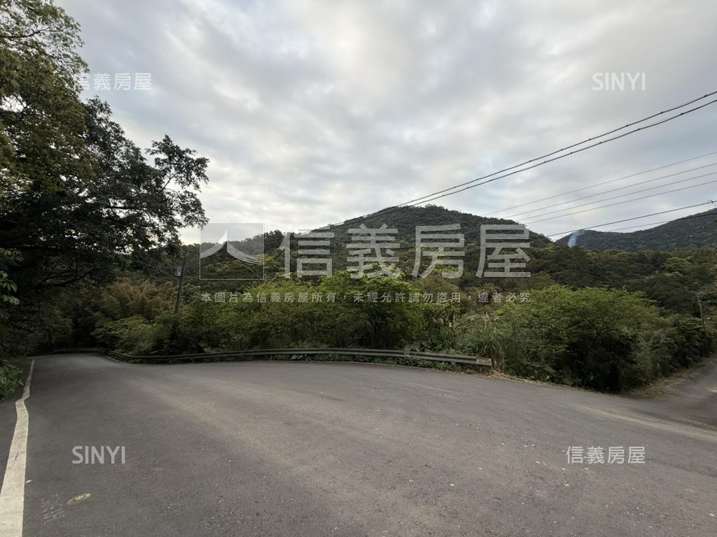 萬里。廣大寧靜土地房屋室內格局與周邊環境