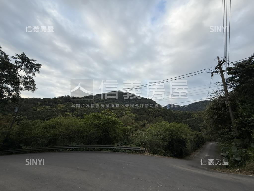 萬里。廣大寧靜土地房屋室內格局與周邊環境