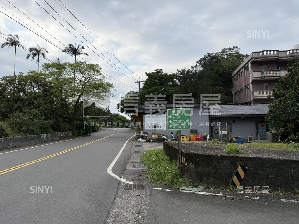 萬里。廣大寧靜土地房屋室內格局與周邊環境