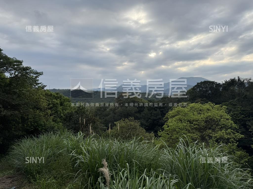 萬里。廣大寧靜土地房屋室內格局與周邊環境