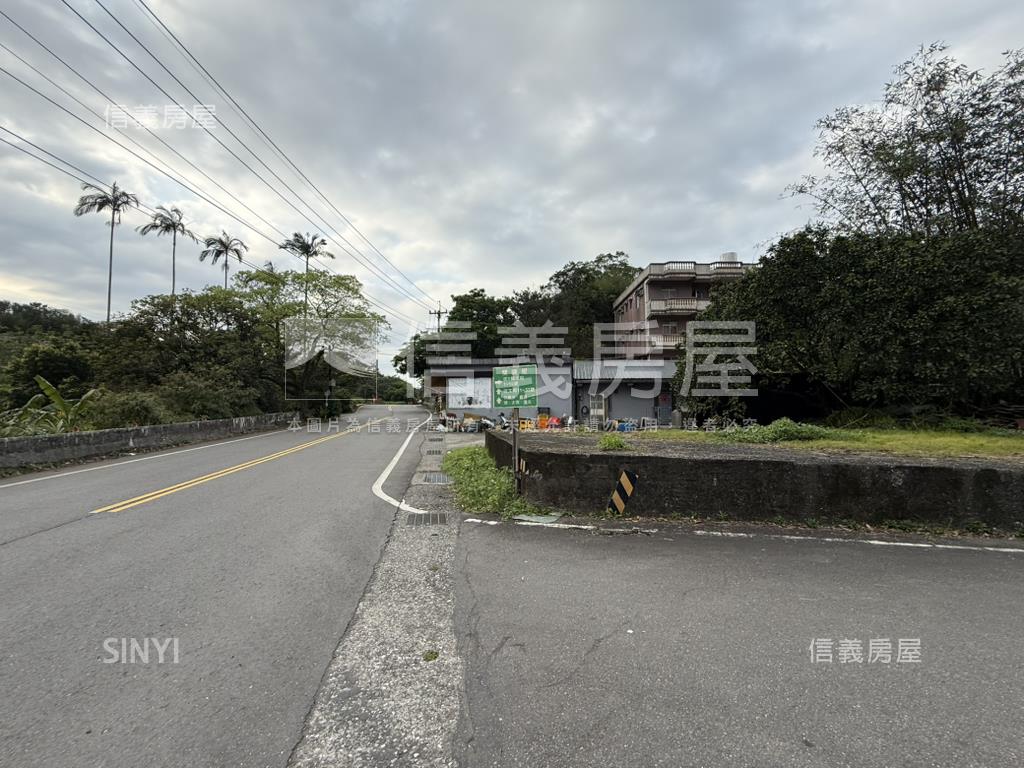 萬里。廣大寧靜土地房屋室內格局與周邊環境