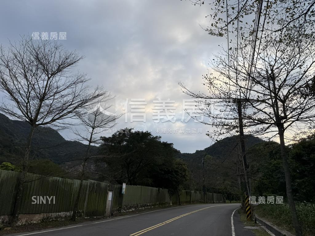 萬里。廣大寧靜土地房屋室內格局與周邊環境