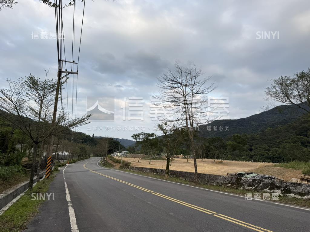 萬里。廣大寧靜土地房屋室內格局與周邊環境