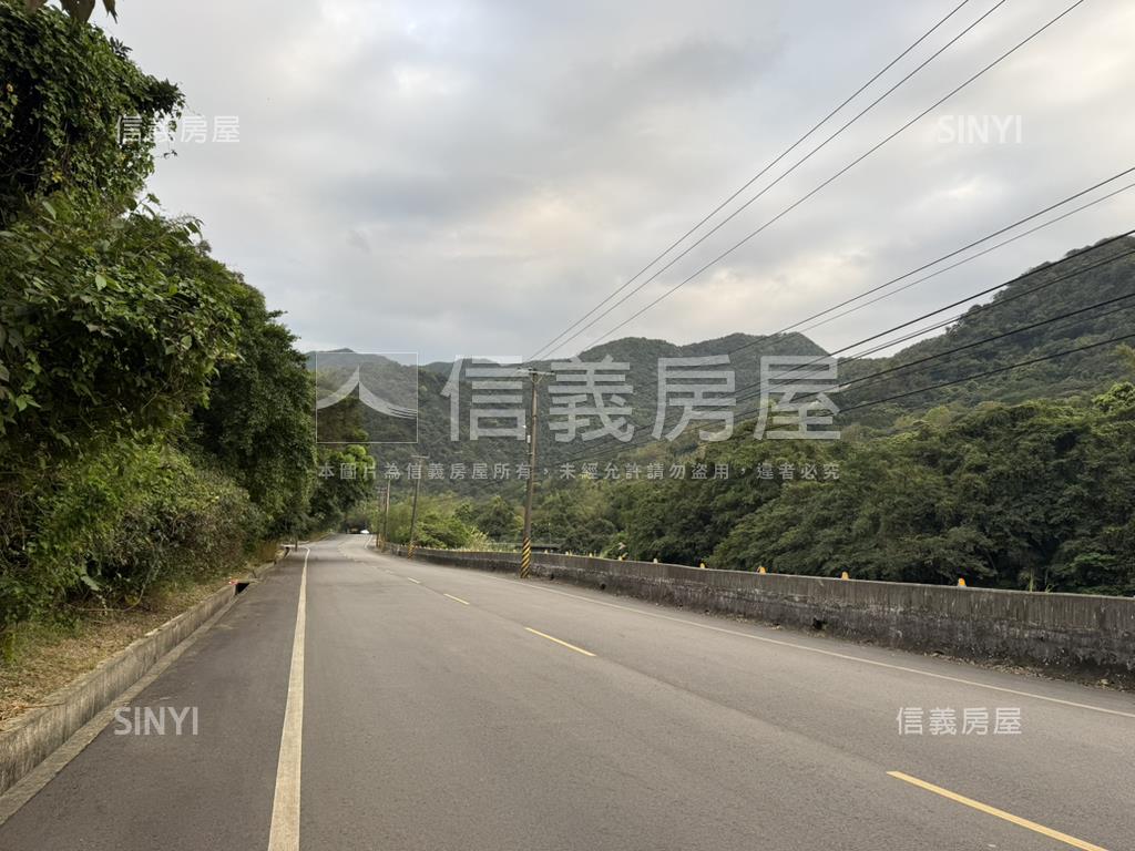 萬里。廣大寧靜土地房屋室內格局與周邊環境